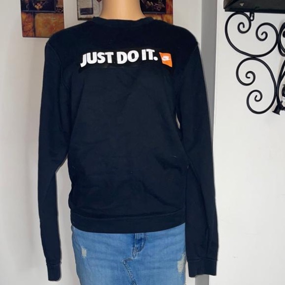 NIKE BLACK CREWNECK SIZE S NEVER WORN - Picture 2 of 5
